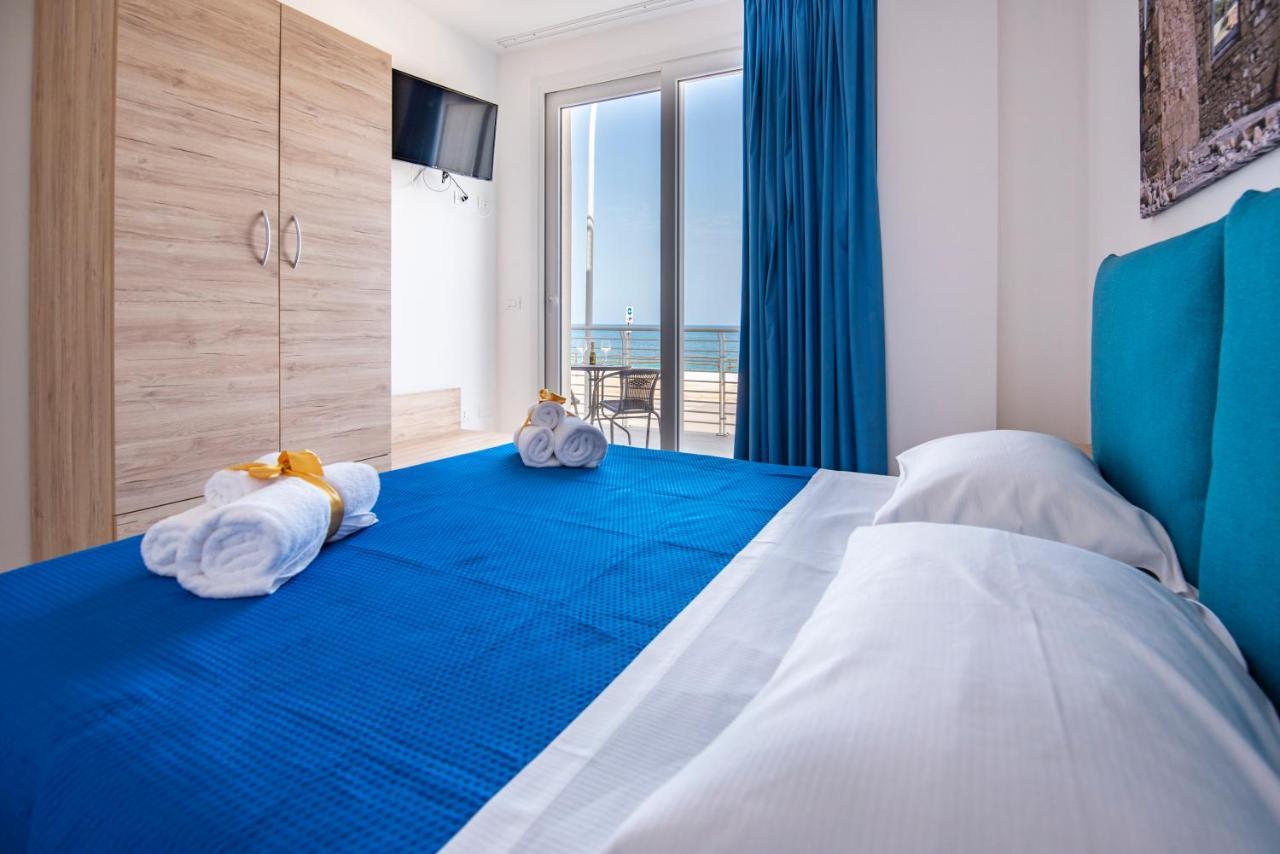 White Apartments & Spa 아볼라 외부 사진