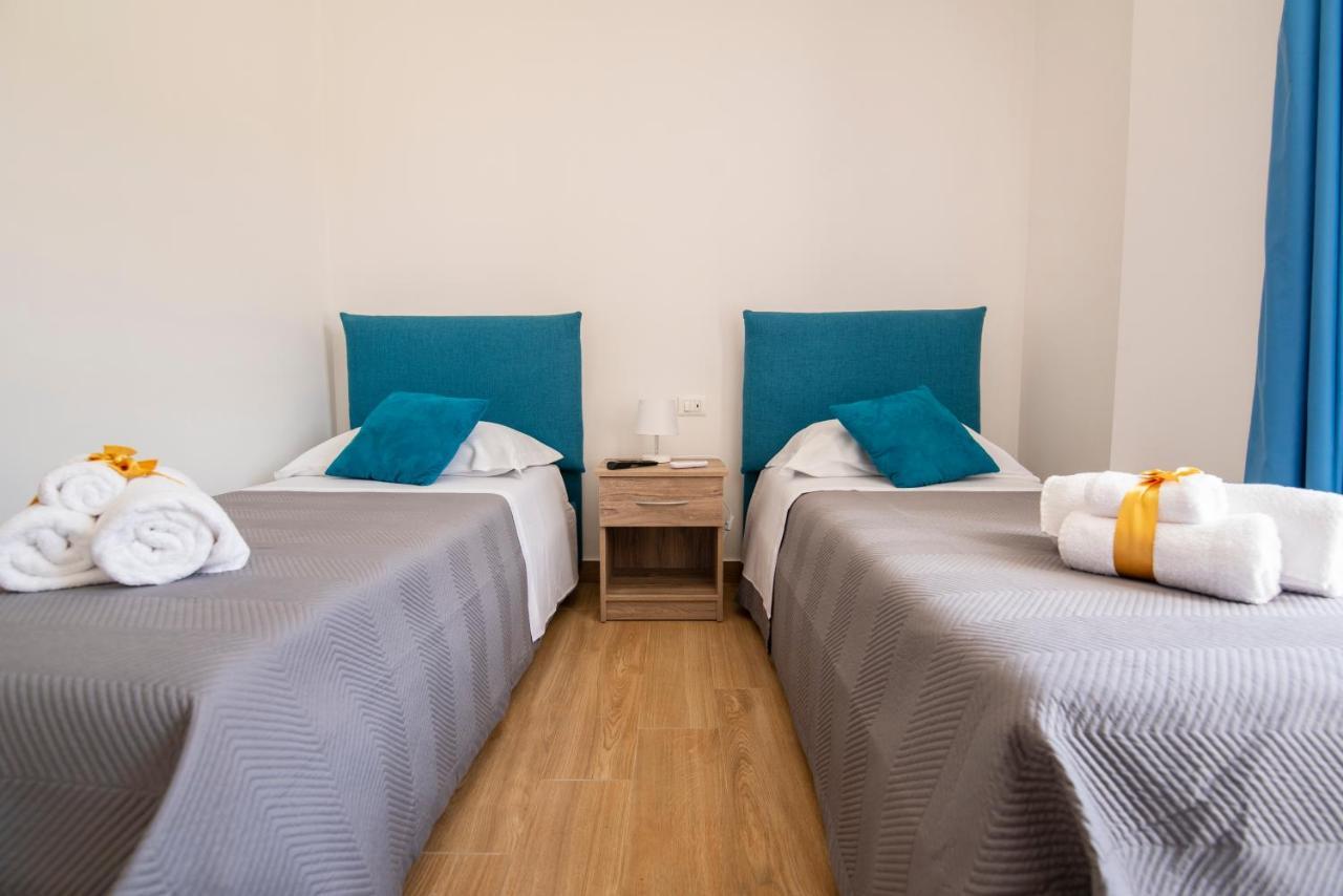 White Apartments & Spa 아볼라 외부 사진